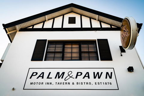 Palm And Pawn Motor Inn - Accommodation Gladstone 0