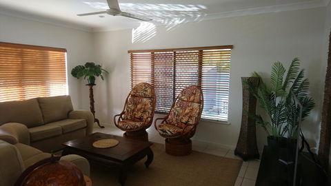 Palm Lakeside Holiday Home - Bowen, Whitsundays, Queensland - Accommodation Gladstone 2