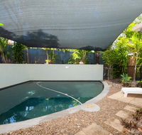 Palm Trees Noosa - Accommodation Gladstone