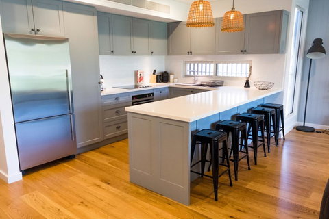 Pandanas Apartments 15B - Mollymook Beach - Accommodation Gladstone 3