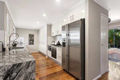 Pandanus Holiday Home - Accommodation Gladstone 3