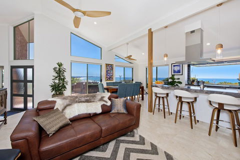 Panorama Beach House - Accommodation Gladstone 3