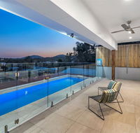 Panoramic Views Villa Birdwood Terrace 4 Bedroms - Toowong - Accommodation Gladstone