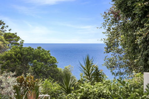 Papillon Coolum - Accommodation Gladstone 1