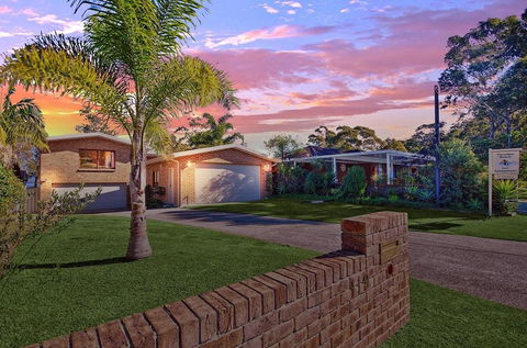 Paradise Beach Apartments - Accommodation Gladstone 0
