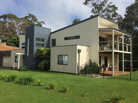 Paradise By The Bay - Accommodation Gladstone 0