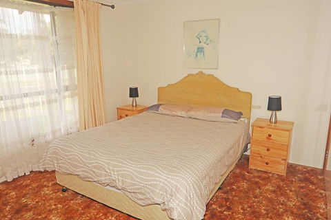 Paradise On The Water - Accommodation Gladstone 1