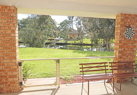 Paradise On The Water - Accommodation Gladstone 3
