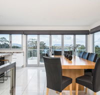Paradise Point - Tamar Valley 14 Persons Residence with pool - Accommodation Gladstone