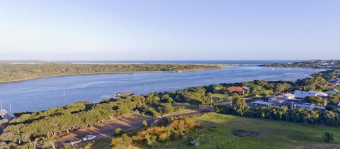Paradise View - Accommodation Gladstone 2