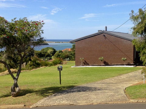 Paradise View - Accommodation Gladstone 3