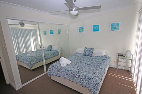 Paradise Waters - No. 19 - Accommodation Gladstone 3