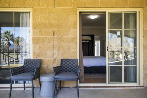 Parklands Resort & Conference Centre - Accommodation Gladstone 1
