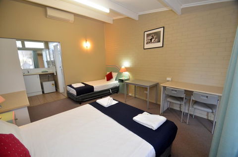 Parkview Motor Inn - Accommodation Gladstone 0