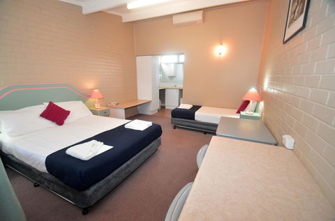 Parkview Motor Inn - Accommodation Gladstone 2