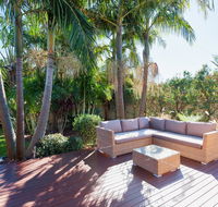 Pawprints 123 Bagnalls Beach Road - Accommodation Gladstone