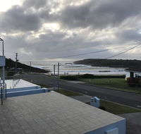 Peaceful Relaxing with Amazing Water Views - Accommodation Gladstone