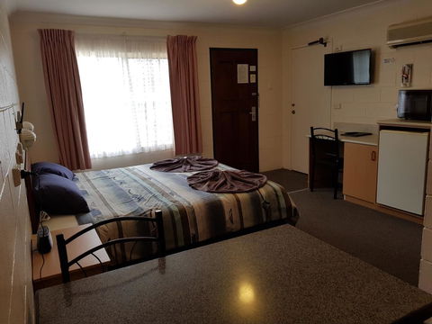 Peak Hill Golden Peak Budget Motel - Accommodation Gladstone 1