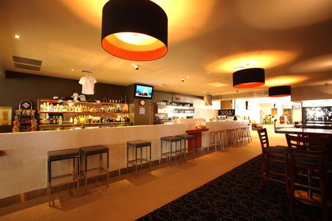Peden's Hotel - Accommodation Gladstone 2