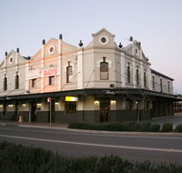 Peden's Hotel - Accommodation Gladstone