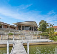 Pelican Brief - relaxing canal frontage - Accommodation Gladstone