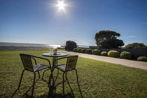 Pelican Perch Retreat - Accommodation Gladstone 3