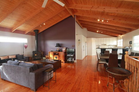 Pelican Sands Bed & Breakfast - Accommodation Gladstone 0