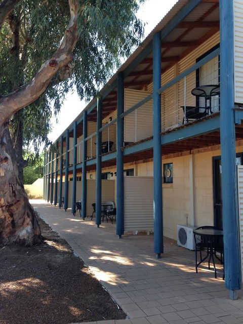 Pelican's Nest - Accommodation Gladstone 3