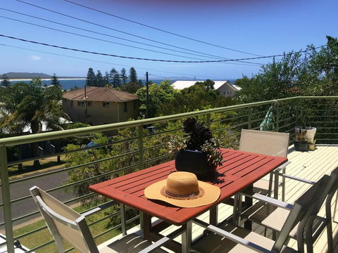 Pemberley, 30 Stewart Street - Accommodation Gladstone 1