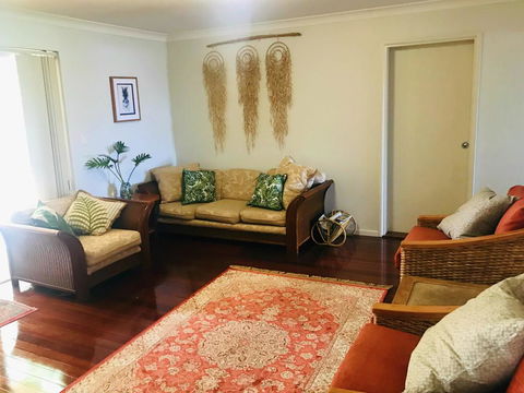 Pemberley, 30 Stewart Street - Accommodation Gladstone 3