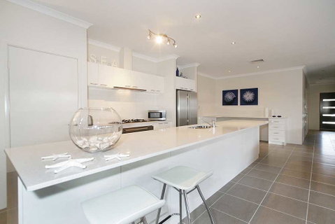 Penguin 4 Bedroom House By Shoalwater Executive Homes - Accommodation Gladstone 0