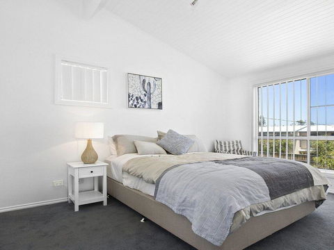 Penguin Cove - Relax On The Beach - Accommodation Gladstone 1