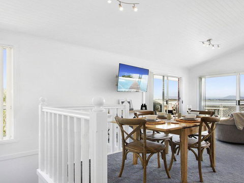 Penguin Cove - Relax On The Beach - Accommodation Gladstone 2