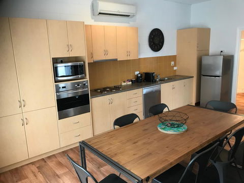 Penguin Seaside Motel - Accommodation Gladstone 3