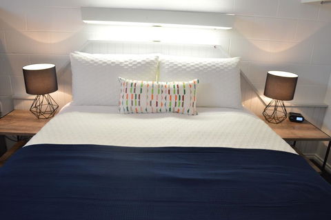 Penguin Seaside Motel - Accommodation Gladstone 1