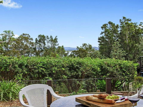 Penguins Rest - Direct Beach Access From Complex - Accommodation Gladstone 3