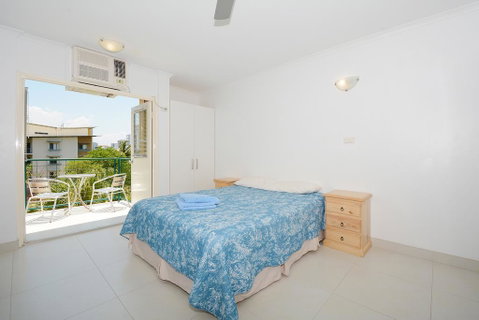 Peninsular Apartments - Accommodation Gladstone 2