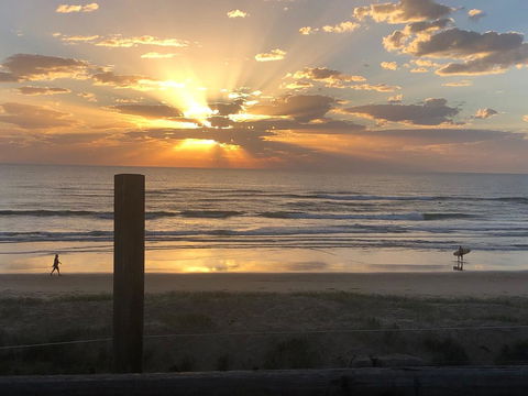 Penthouse Apartment, 7 Beach Road, Coolum Beach - Accommodation Gladstone 3