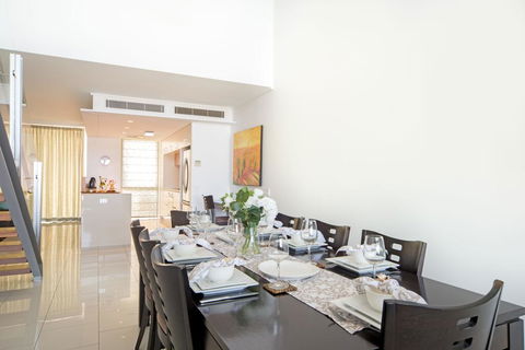 Penthouse At Peninsula - Accommodation Gladstone 3