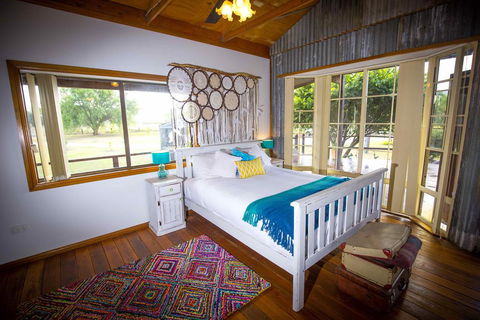 Peppercorn Cabin - Accommodation Gladstone 3