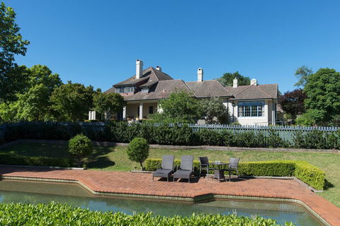 Peppers Manor House - Accommodation Gladstone 2