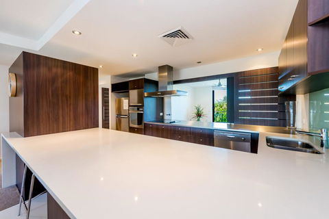 Peregian On The Beach - 5/31 Lorikeet Drive - Accommodation Gladstone 1