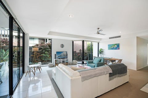 Peregian On The Beach Unit 3 - Accommodation Gladstone 3