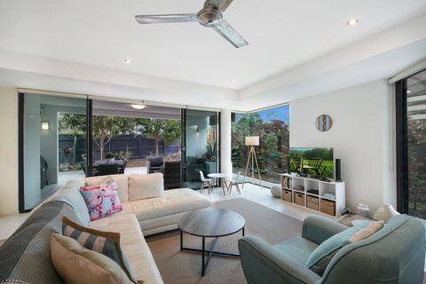 Peregian On The Beach Unit 3 - Accommodation Gladstone 1