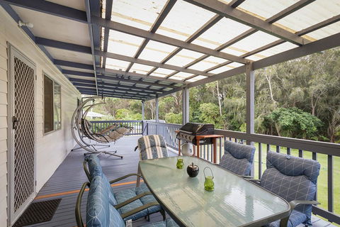 Pet-friendly Beach House @ Kianga - Accommodation Gladstone 0