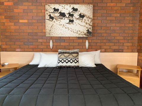 Peter Allen Motor Inn - Accommodation Gladstone 2