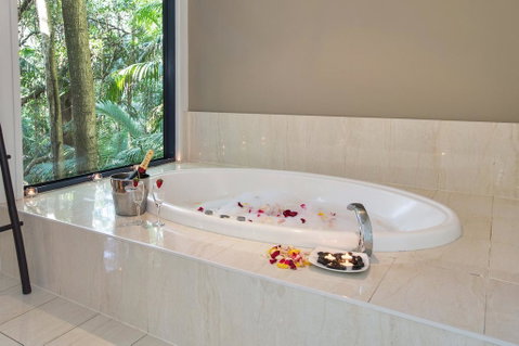 Pethers Rainforest Retreat - Accommodation Gladstone 2