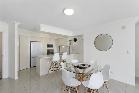 Phoenician Resort Broadbeach - GCLR - Accommodation Gladstone 3