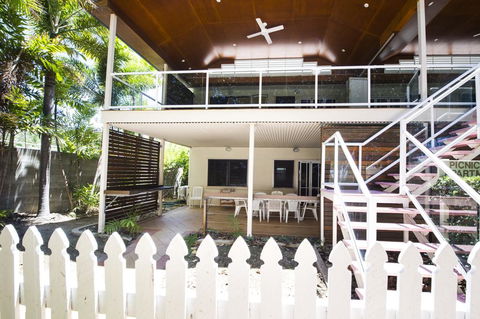 Picnic Bay Apartments Unit 1 - Accommodation Gladstone 3
