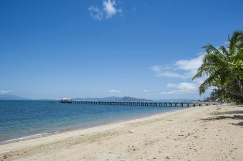 Picnic Bay Apartments Unit 1 - Accommodation Gladstone 1